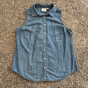 100% Cotton St. John's Bay Blue Sleeveless Button-Down Shirt